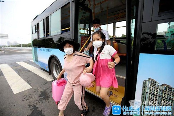 今日，北京市氣象部門預(yù)報(bào)顯示，京津冀地區(qū)于12日將有一次區(qū)域性強(qiáng)降雨天氣過程，大部分地區(qū)將出現(xiàn)大到暴雨，局地有大暴雨，為今年入汛以來最強(qiáng)降雨過程。    在全民高度關(guān)注的氛圍中，小編相信，很多人都是帶(圖2)